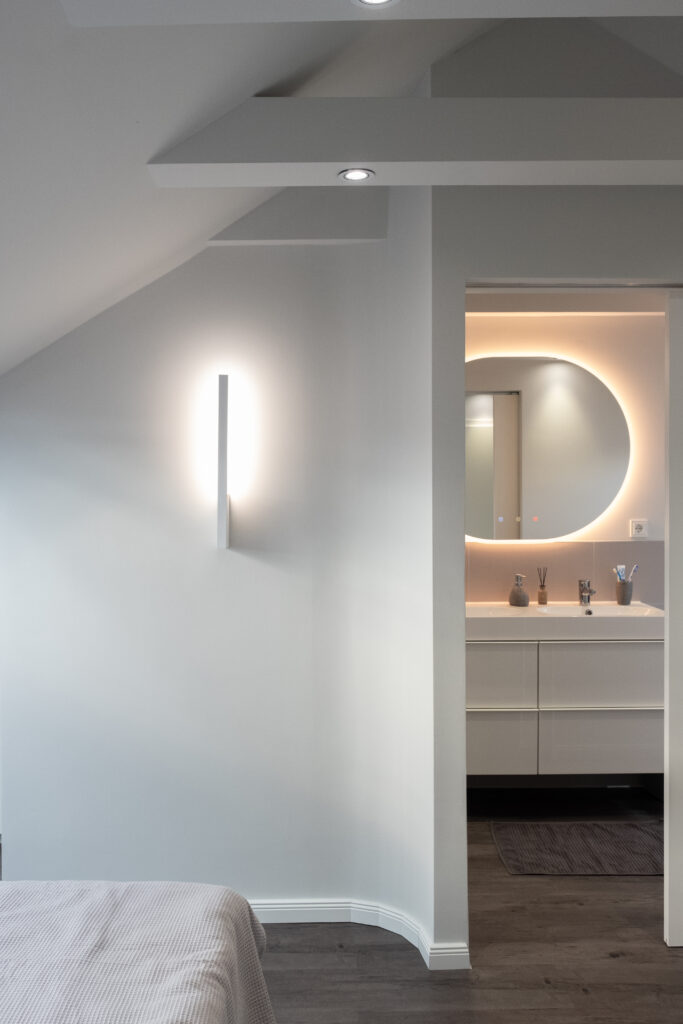 Interior Design Dachgeschoss Norderstedt – modernes Schlafzimmer und Bad, Casa Malina
